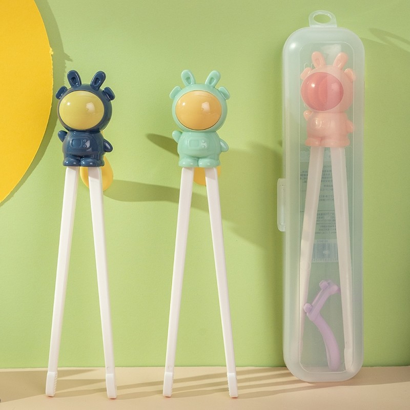 Cartoon tiger mouth learning chopsticks